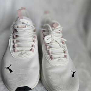 Puma Women's Cream and Pink Sneakers